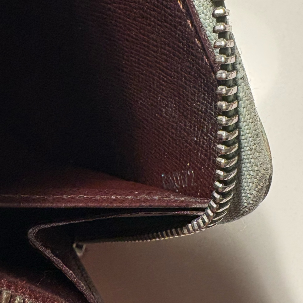 Louis Vuitton Epi zip around wallet - Picture 5 of 5